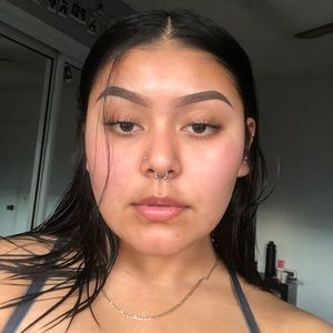 Meet your Posher, Carla